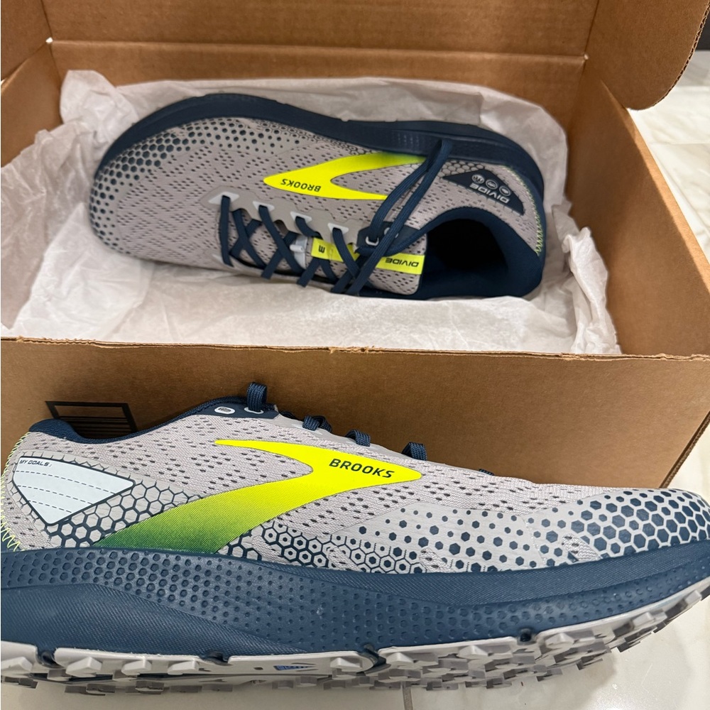Brooks Divide 3’s